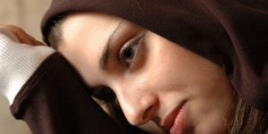 НЕПОКОРЕННАЯ РАБА «При реках Вавилона, там сидели мы и плакали, когда вспоминали о Сионе. На вербах посреди его повесили мы наши арфы… Как нам петь песнь Господню на земле чужой?» (Псал. 136:1, 2).