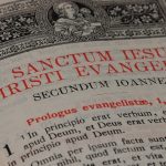 Септуагинта - первый перевод Библии Библию называют Книгой книг, ибо она – Слово Божье, и никакое другое литературное произведение не может в этом отношении сравниться с ней. Но и во многом другом Библия превосходит все прочие книги: она стала первой переведенной, первой печатной и единственной книгой, имеющей всемирное значение.